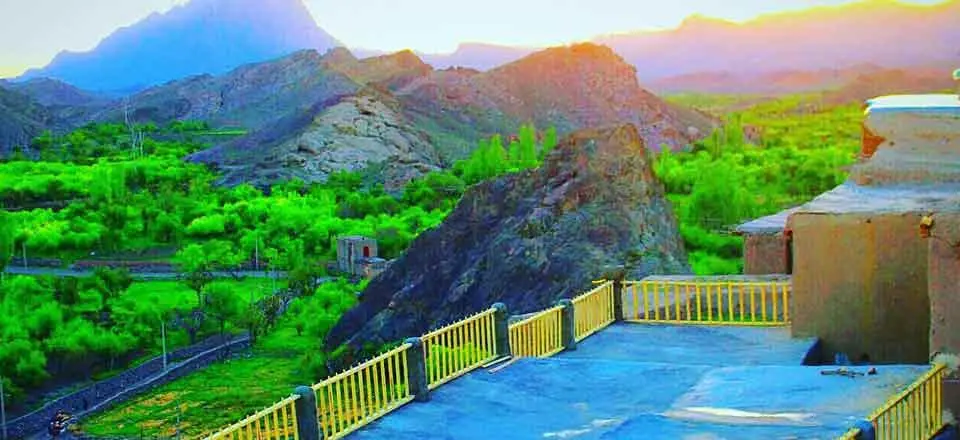 اقامتگاه بوم گردی چشمه نقره در کاشمر