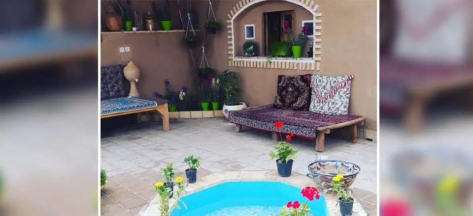 اقامتگاه بوم گردی لب خندق در میبد