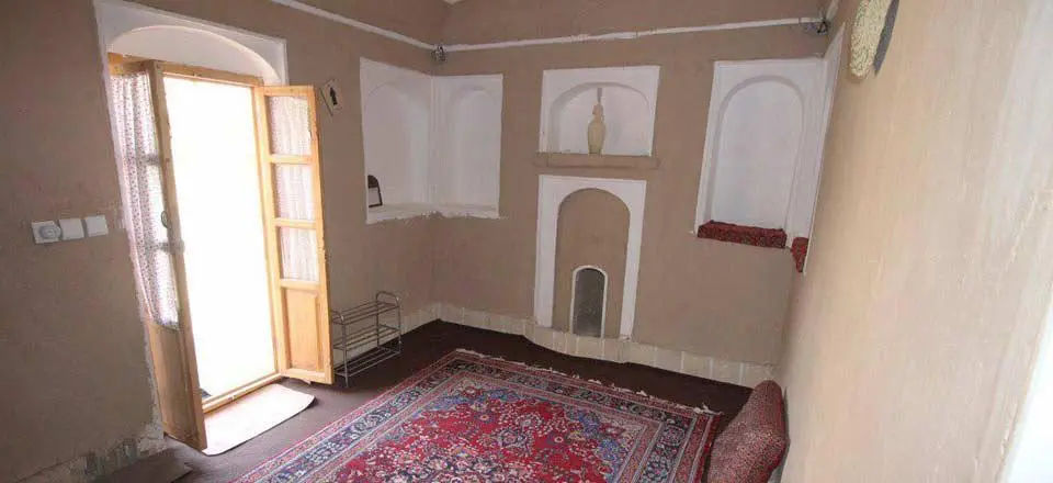 اقامتگاه بوم گردی هشت طاق در طبس