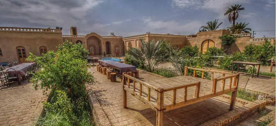 اقامتگاه بوم گردی هشت طاق در طبس