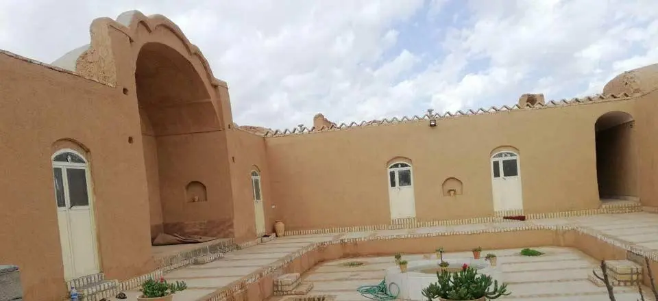اجاره اقامتگاه بوم گردی نسترن طبس