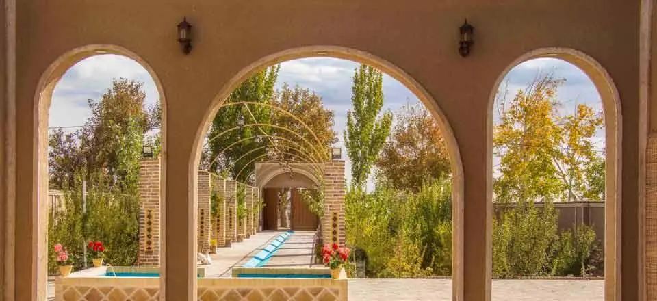 اقامتگاه بوم گردی عمارت بهشت هشتم در فردوس