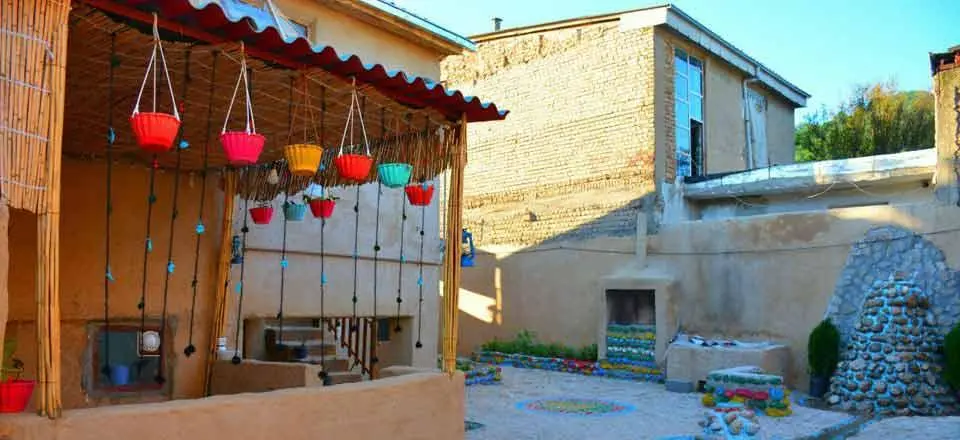 اقامتگاه بوم گردی آبشاران لوه در گالیکش