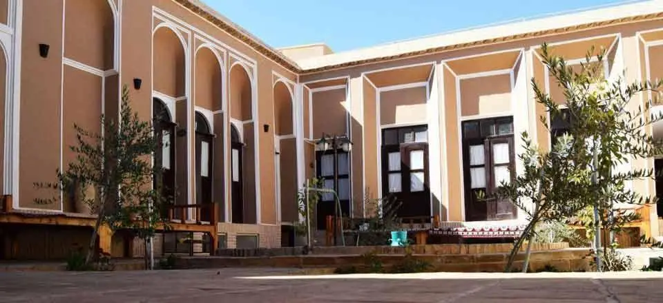 اقامتگاه کهن پایاب در یزد
