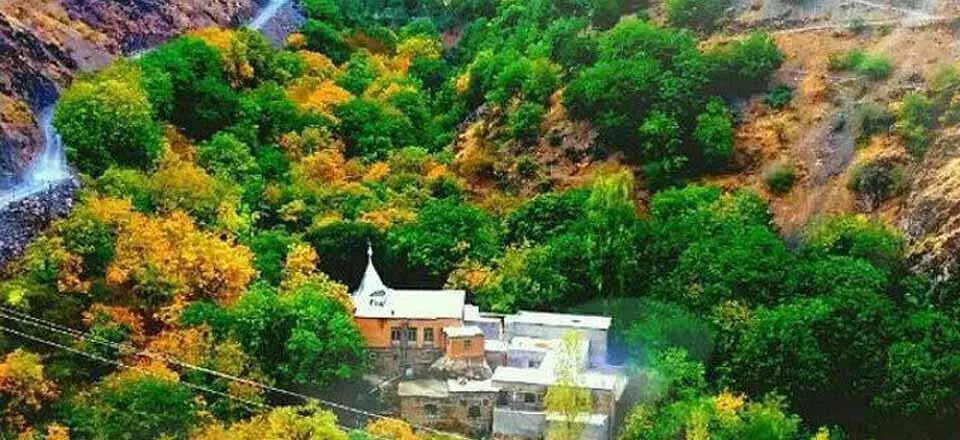 اقامتگاه بوم گردی روژ در سنندج