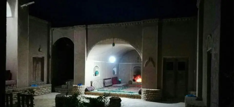 اقامتگاه بوم گردی آرسون در خور و بیابانک