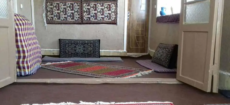 بوم گردی عمارت ورجاوند در چناران