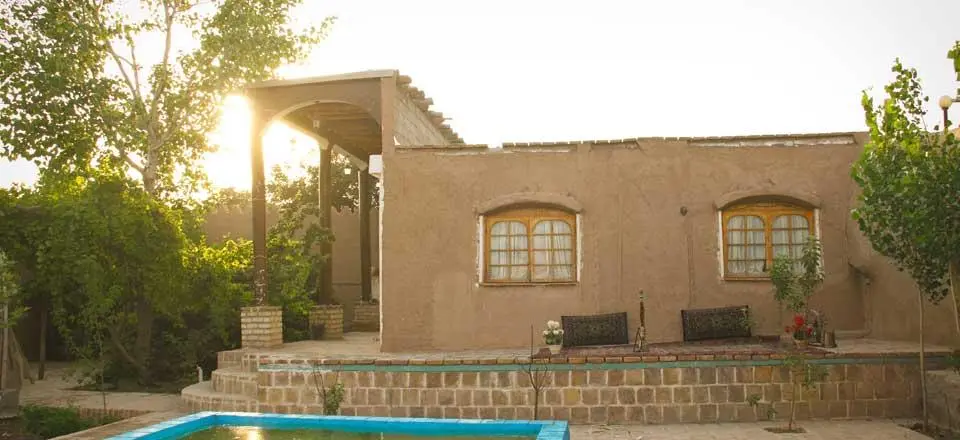 بوم گردی عمارت ورجاوند در چناران