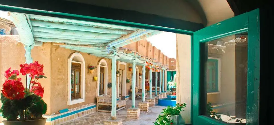 بوم گردی عمارت ورجاوند در چناران
