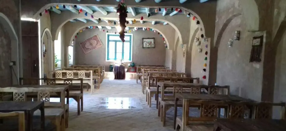 بوم گردی عمارت ورجاوند در چناران