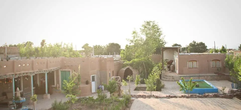 بوم گردی عمارت ورجاوند در چناران