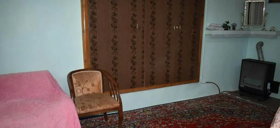 اقامتگاه بوم گردی باغ پایین شهمیرزاد