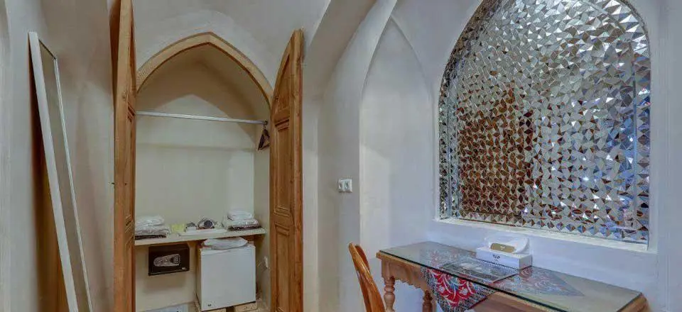 هتل سنتی خانه منوچهری کاشان