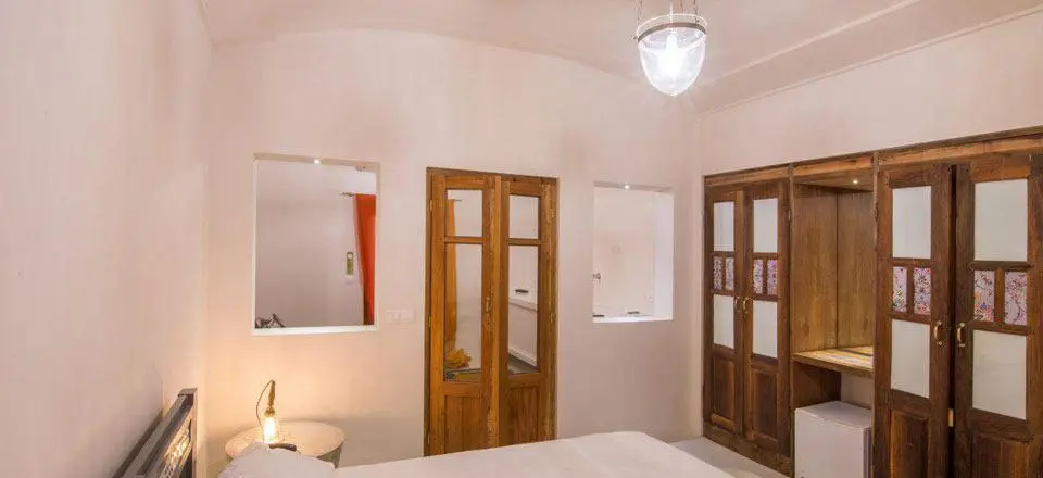 هتل سنتی خانه منوچهری کاشان