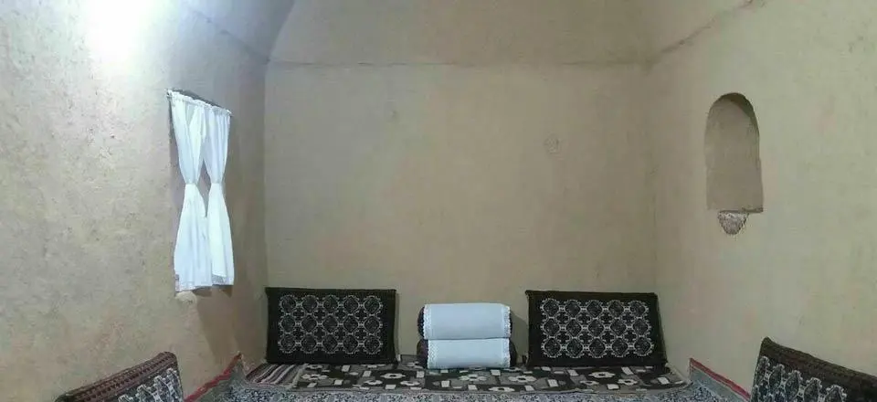 اقامتگاه بوم گردی پشت کاریز در طبس