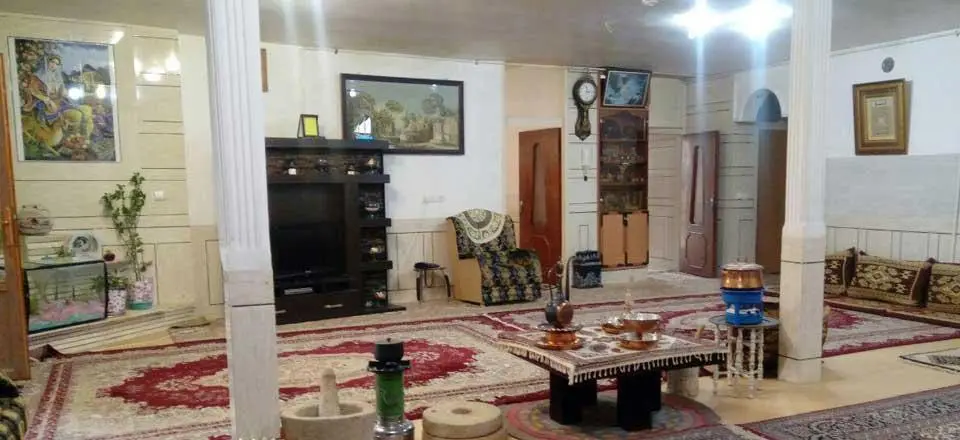 اقامتگاه مزرعه آفتاب چغاخور در بلداجی