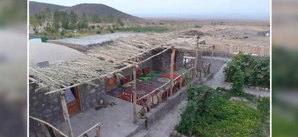 اقامتگاه بوم گردی ننو عذرا بردسیر