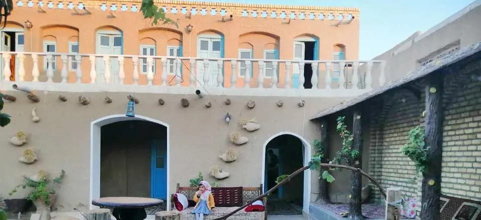 اقامتگاه بوم گردی کندر کهن در خلیل آباد