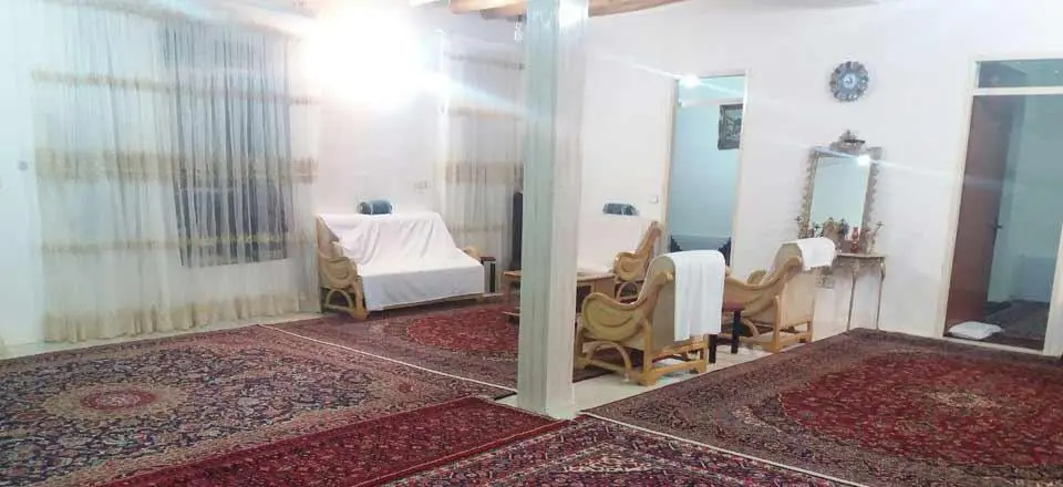اقامتگاه بوم گردی غزاله در ملایر