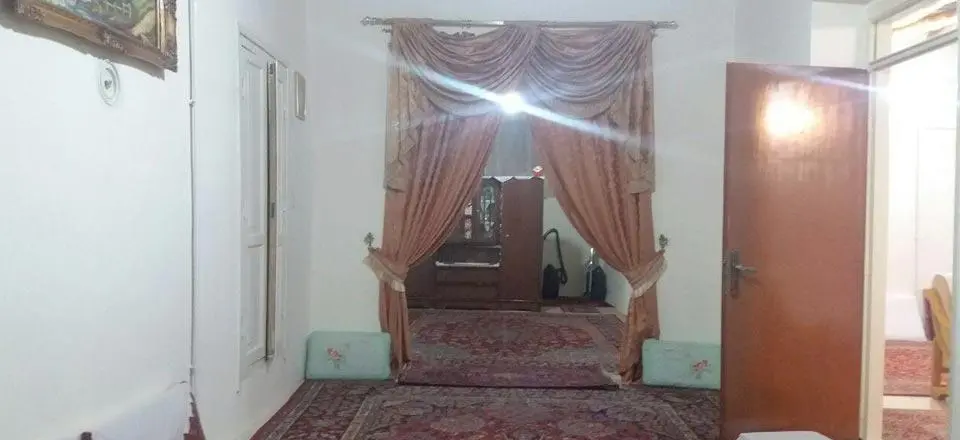 اقامتگاه بوم گردی غزاله در ملایر