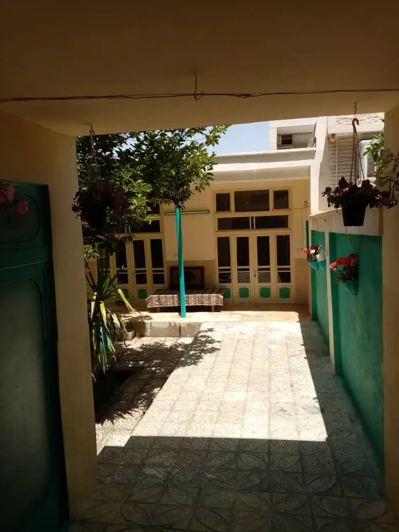 رزرو اقامتگاه بوم گردی درخت خرمالو در اصفهان