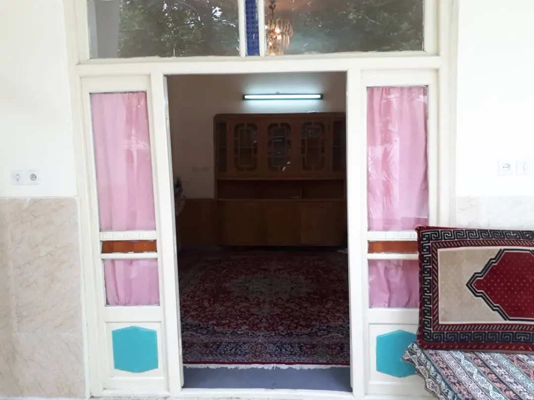 رزرو اقامتگاه بوم گردی درخت خرمالو در اصفهان