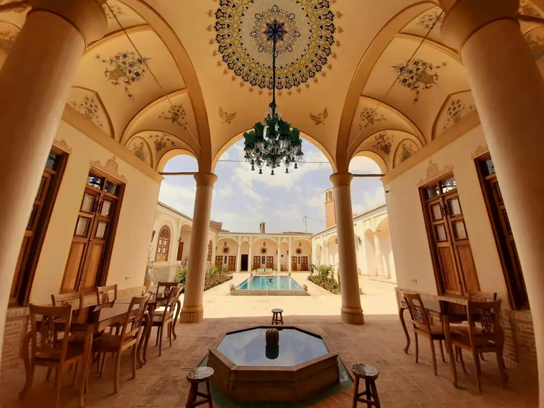 هتل سنتی یاسمین راهب کاشان