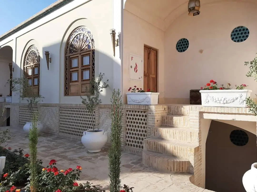 هتل سنتی یاسمین راهب کاشان