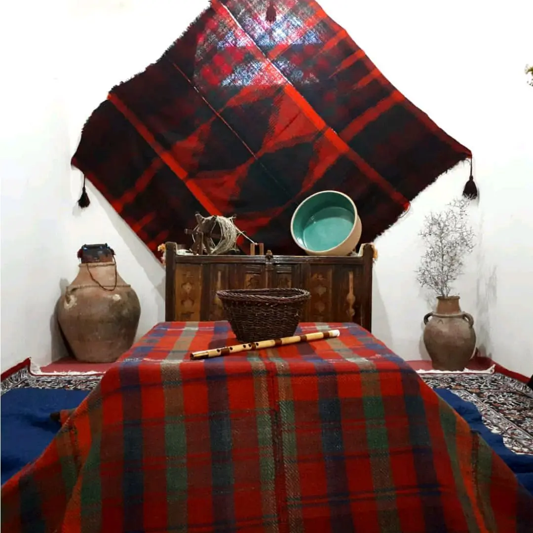 اقامتگاه بوم گردی زران در صحنه