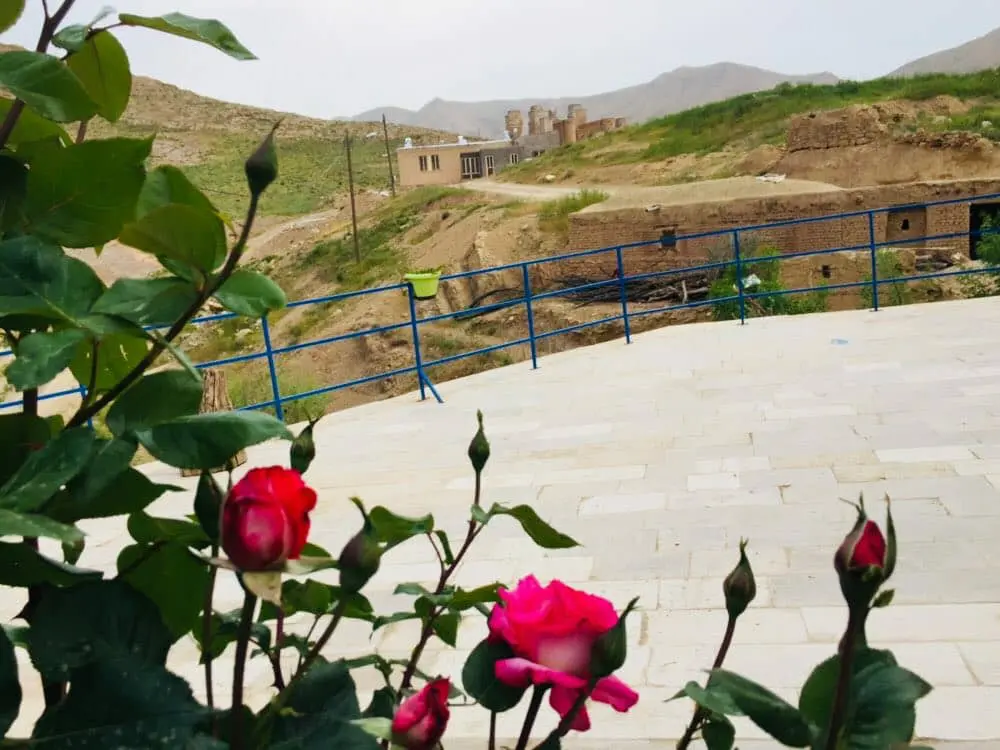 سوئیت  بوم گردی آتشکده کهن در محلات
