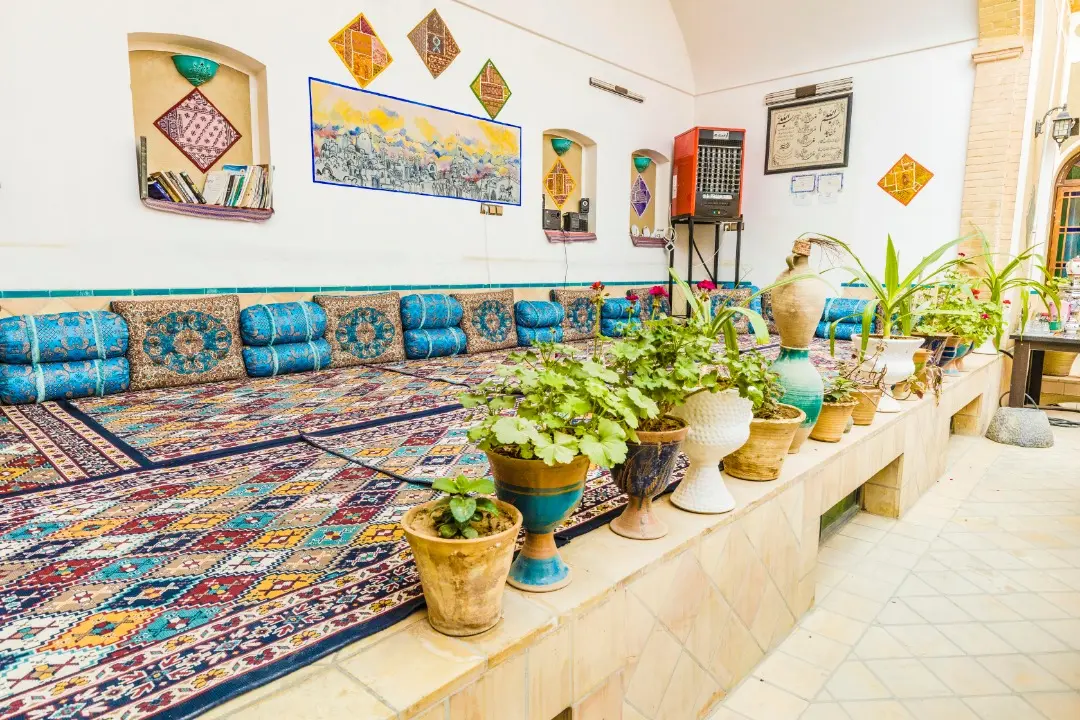 رزرو اقامتگاه سنتی دوستانه در یزد