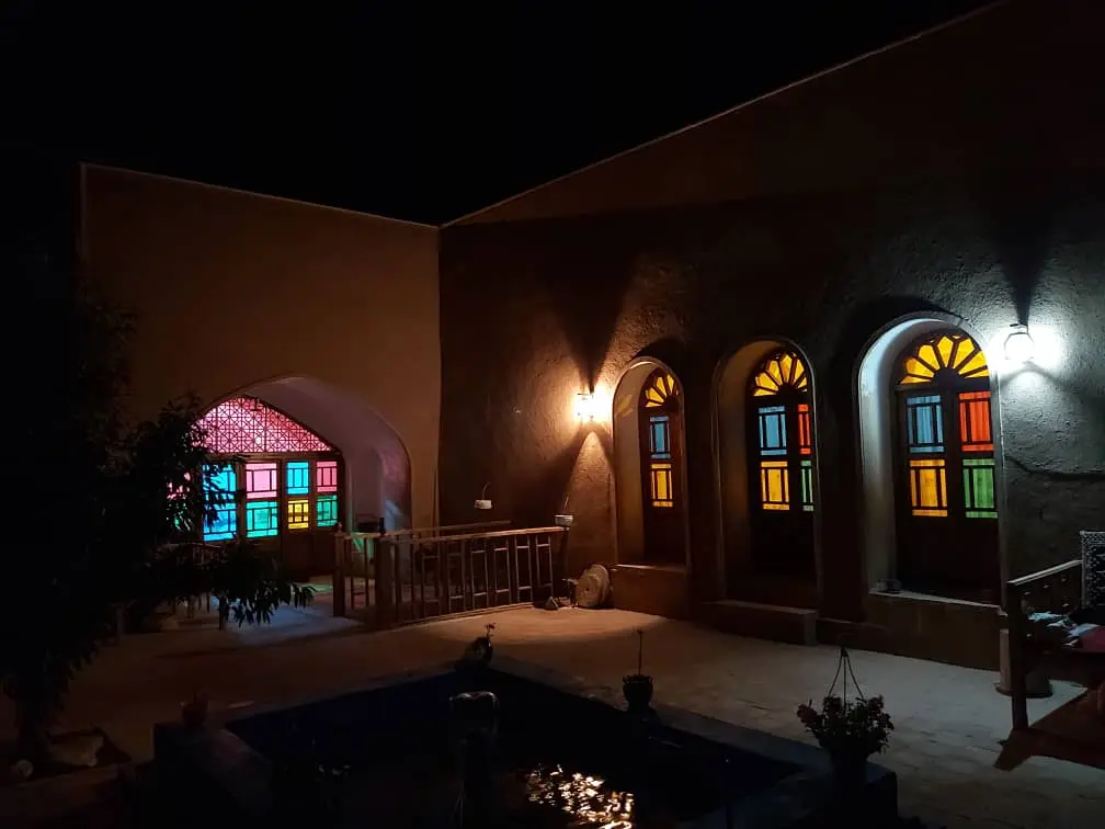 اجاره خانه سنتی در سرخه