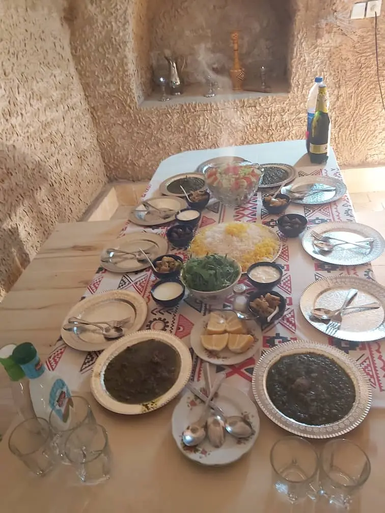 اجاره خانه سنتی در سرخه