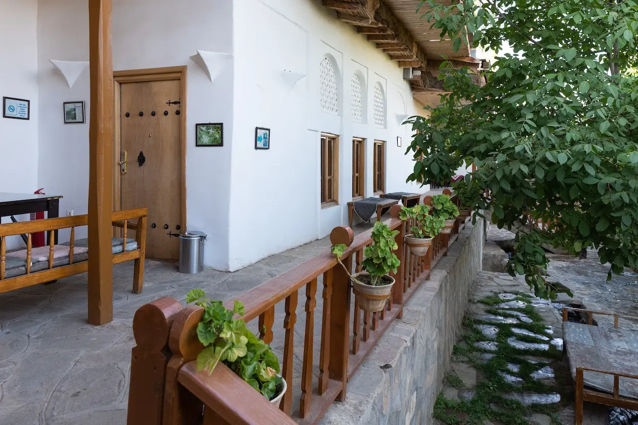 هتل سنتی خانه گل در شهمیرزاد
