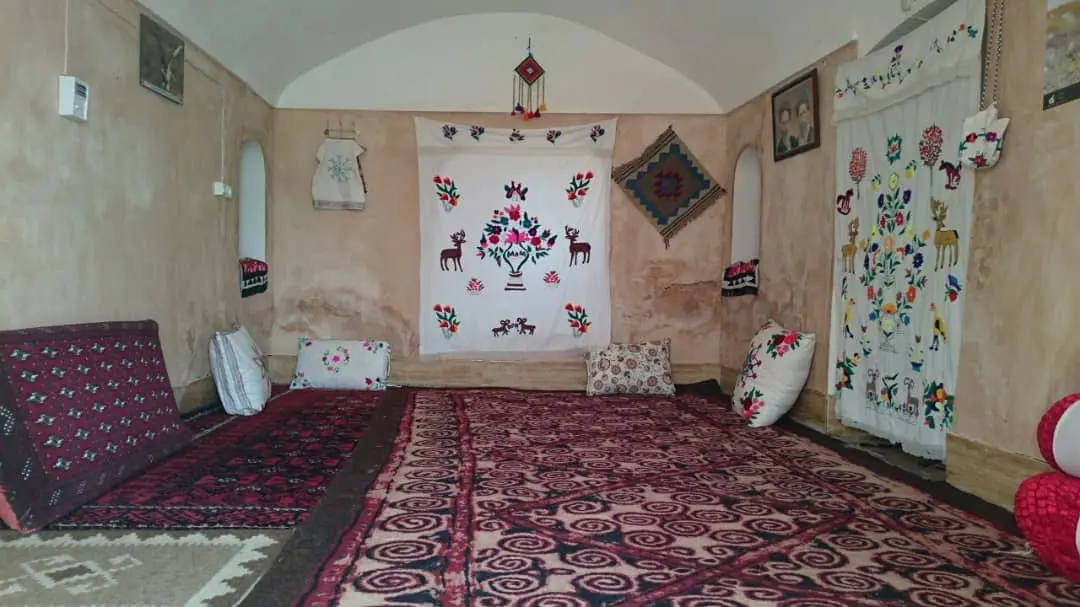 اقامتگاه بوم گردی کلوت کویر در شاهرود
