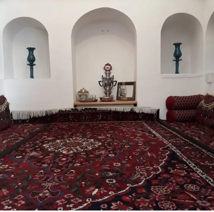 اجاره اقامتگاه بوم گردی استاد ایاز در باغ بهادران