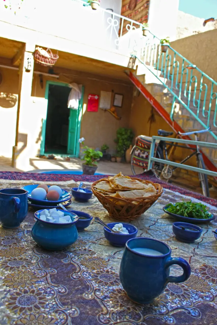 رزرو بوم گردی ساباط سبنی در بردسکن