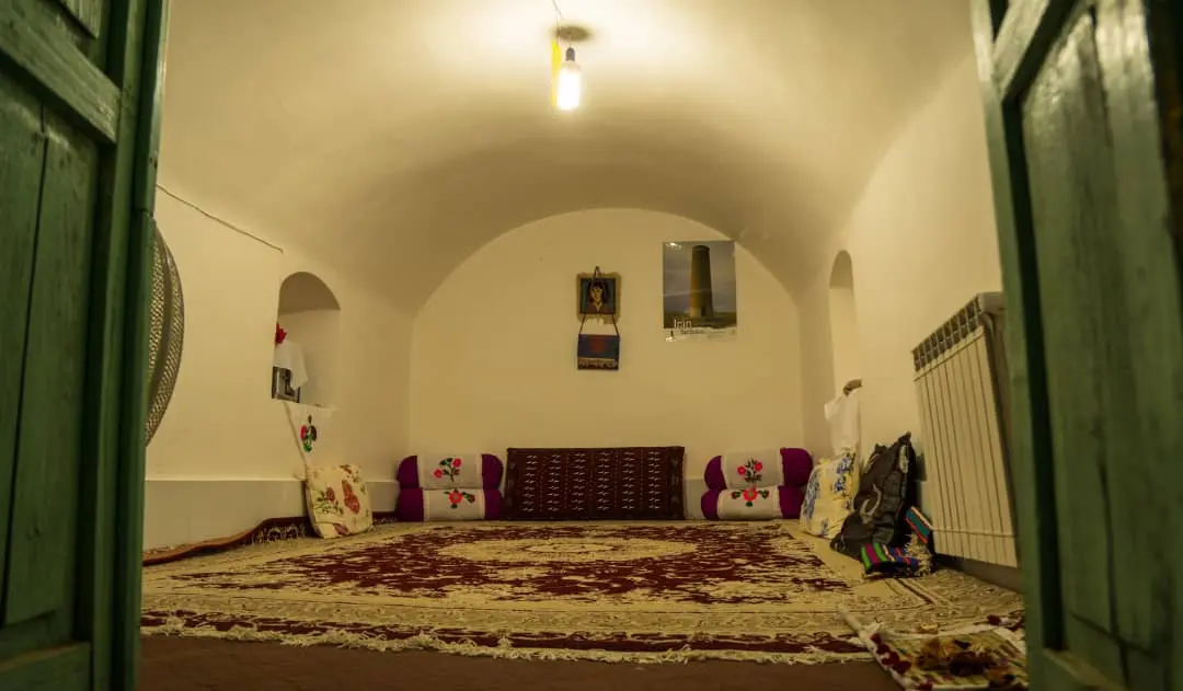 رزرو بوم گردی ساباط سبنی در بردسکن
