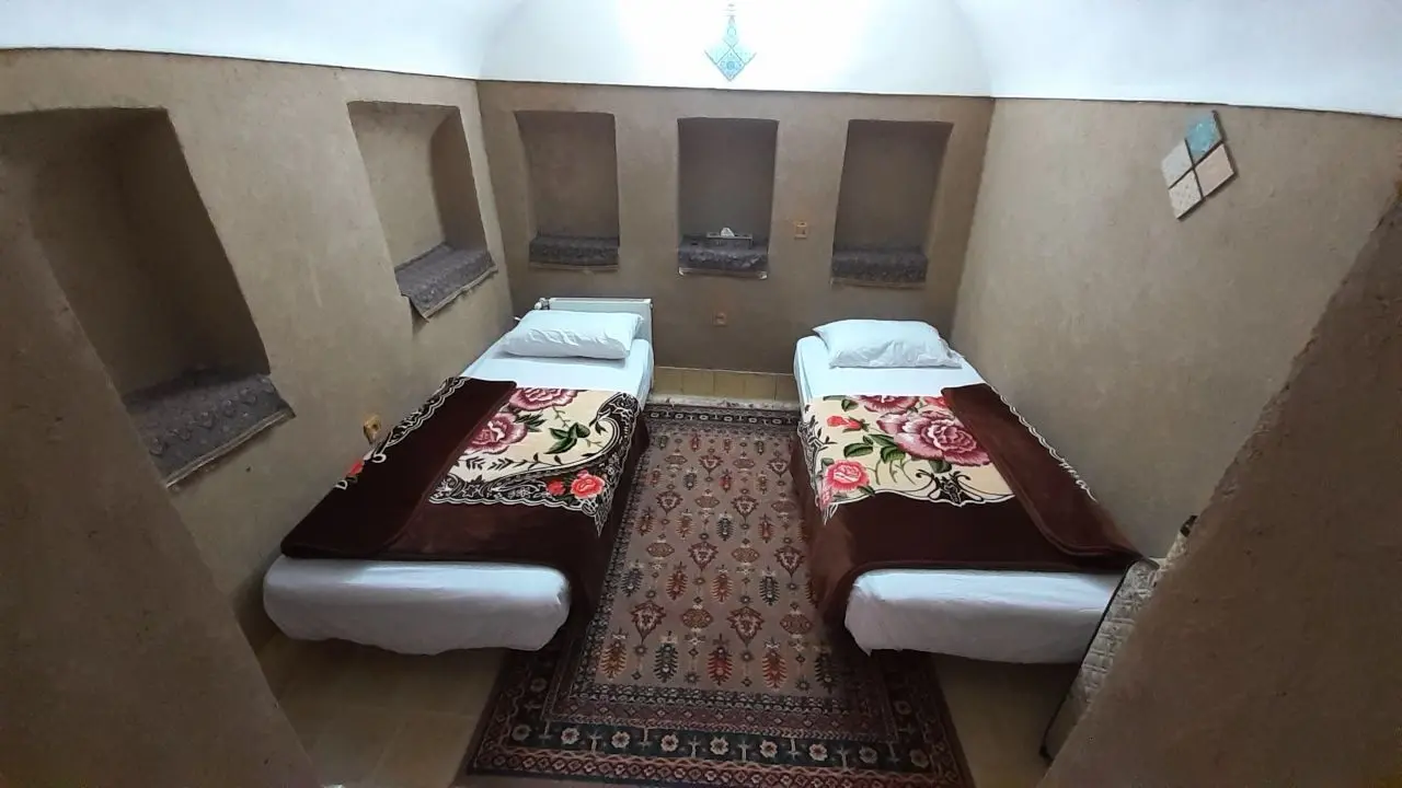 اجاره اقامتگاه بوم گردی انار عقدا در اردکان
