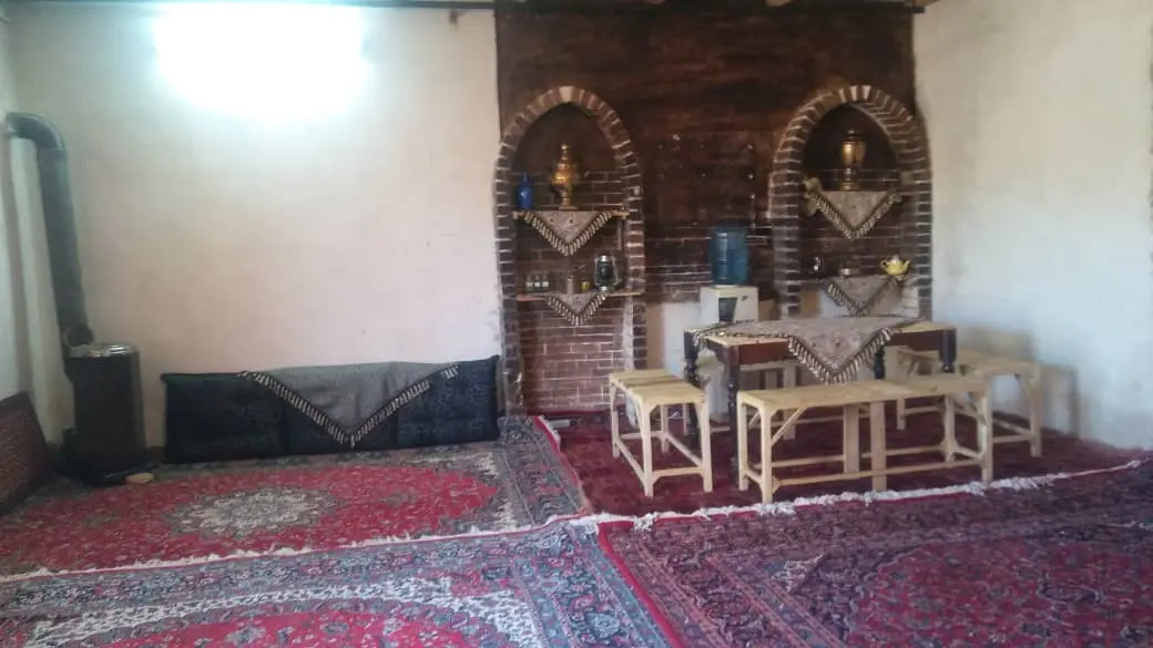 خانه سنتی دربست در تکاب