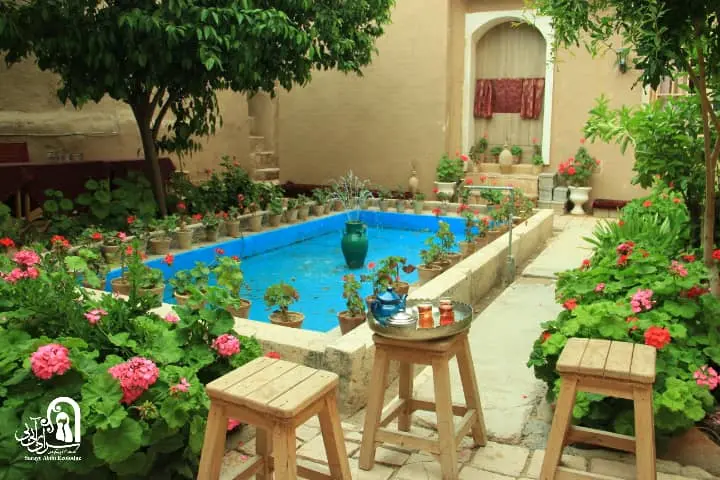 اقامتگاه بوم گردی سرای آبی بی در نی ریز