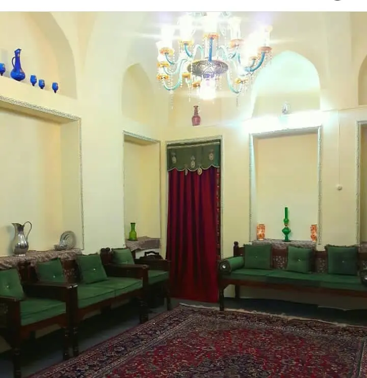 رزرو اقامتگاه بوم گردی درخت خرمالو در اصفهان