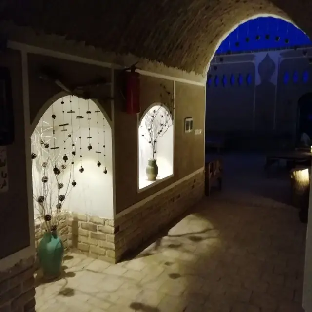 اقامتگاه بوم گردی کاروان در خور و بیابانک