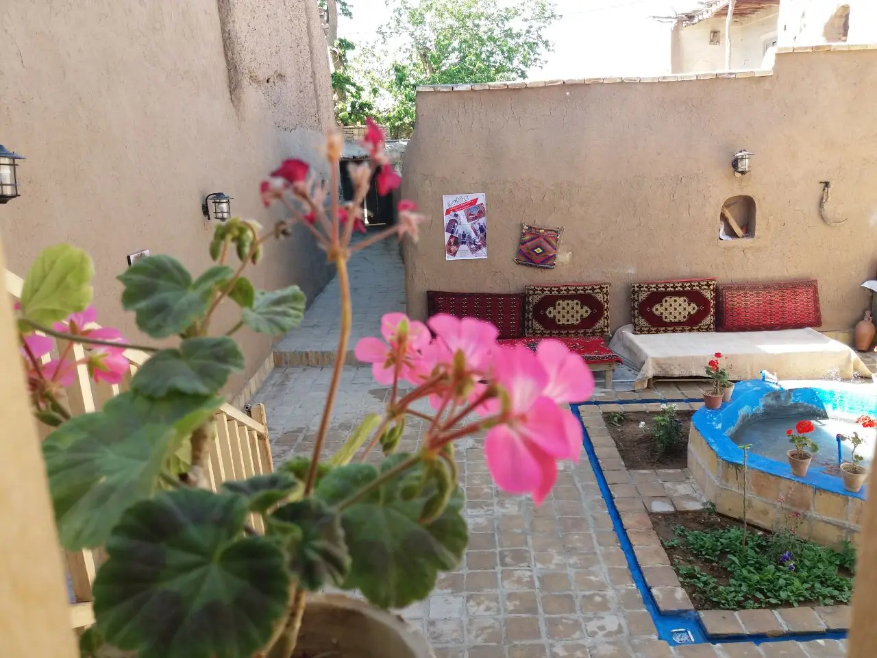 اجاره خانه سنتی در بردسکن