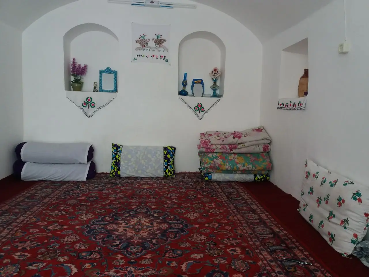 اجاره خانه سنتی در بردسکن