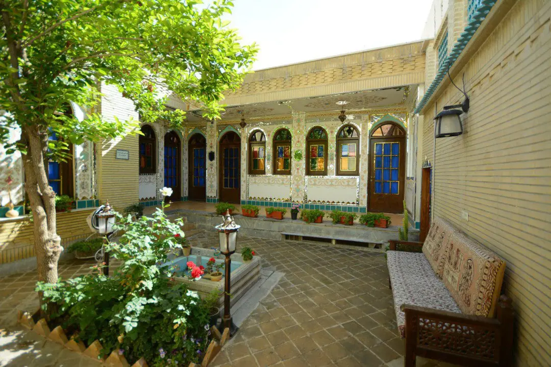 هتل سنتی طلوع خورشید در اصفهان