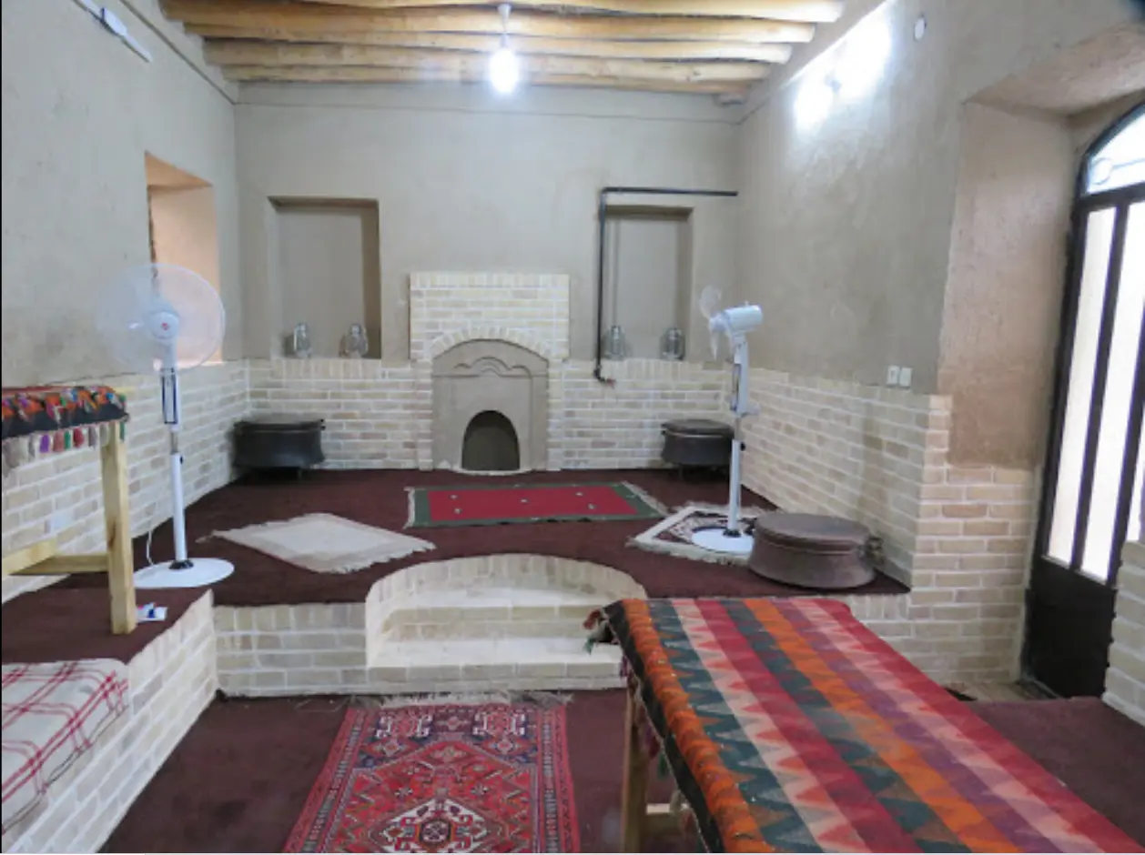 اقامتگاه بوم گردی مهرگان پارس در آباده