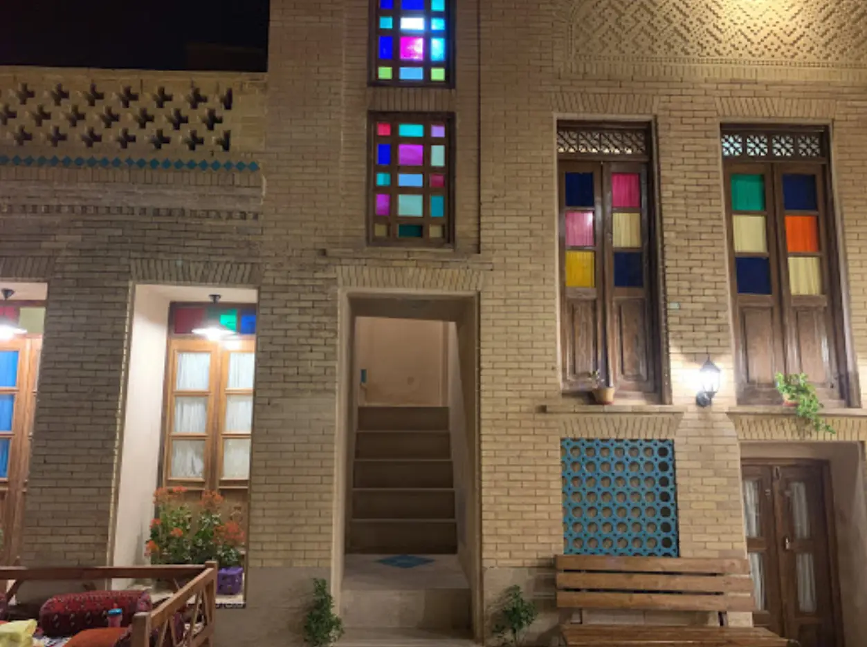 اجاره خانه سنتی ماه منیر در شیراز