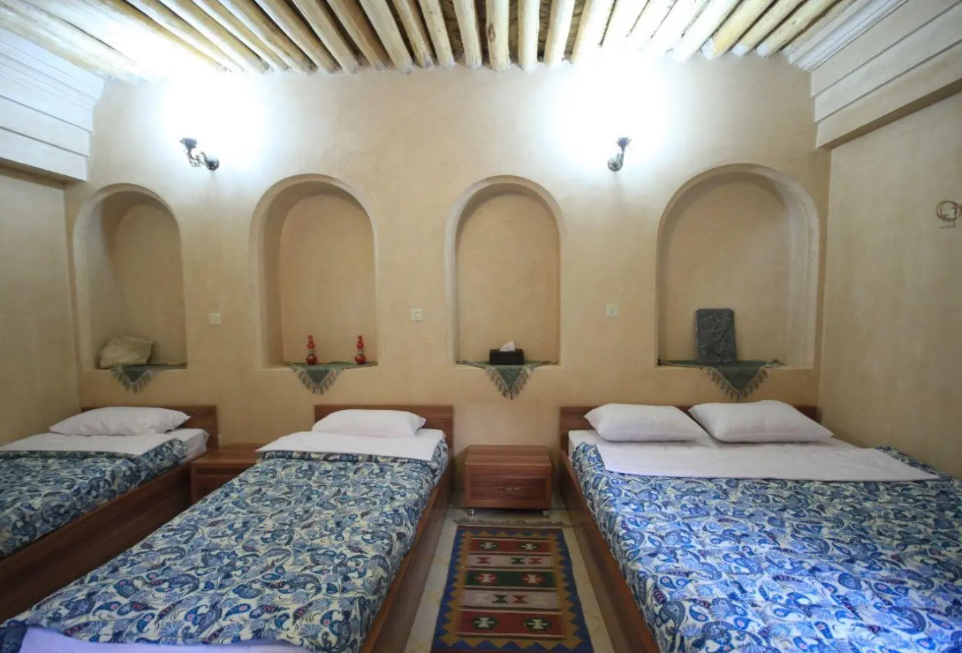 اجاره خانه سنتی ماه منیر در شیراز
