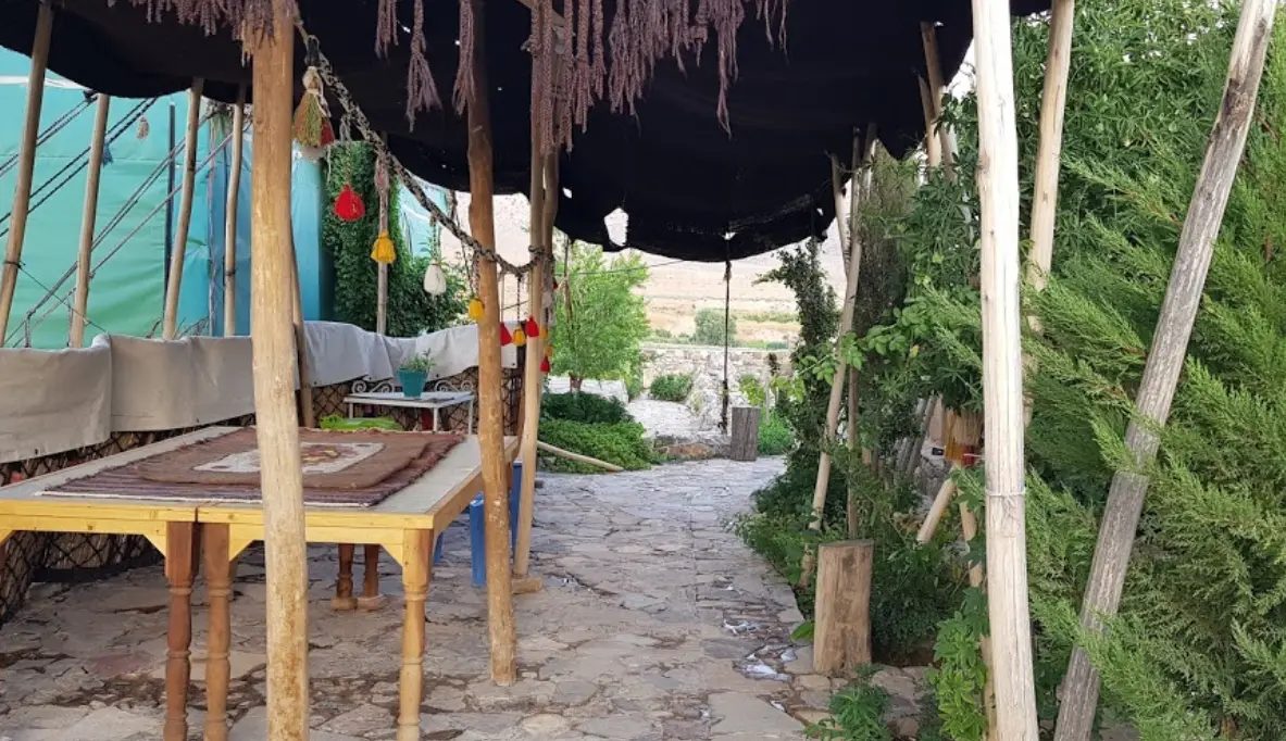 اجاره اقامتگاه بوم گردی خان دایی در استهبان